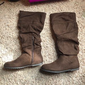 Never worn!! Rampage Boots 7.5